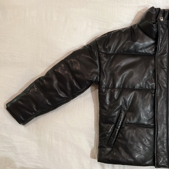 ALLSAINTS
Men’s Mercer Leather Puffer Jacket - Picture 4 of 16